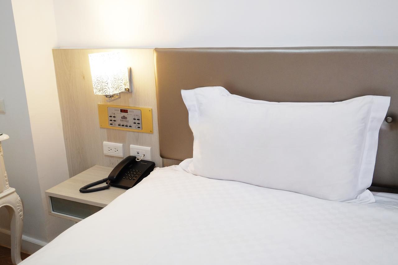 Dynasty Hotel Тайнан Екстериор снимка