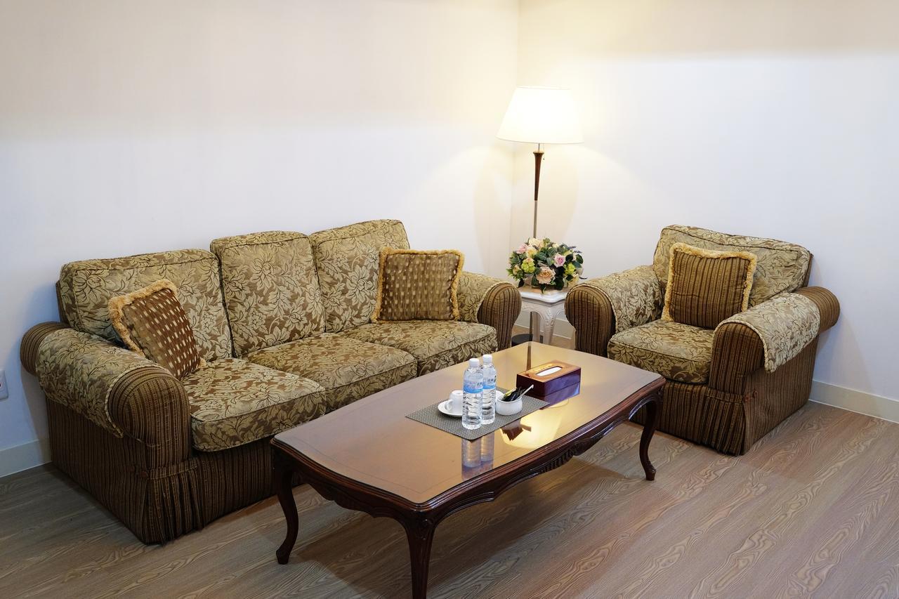 Dynasty Hotel Тайнан Екстериор снимка