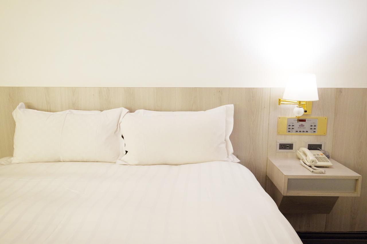 Dynasty Hotel Тайнан Екстериор снимка